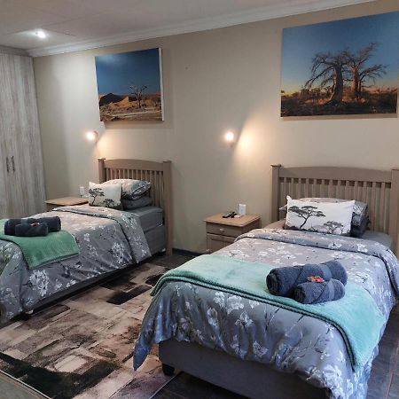 Wisteria Lane Guesthouse Postmasburg Eksteriør bilde