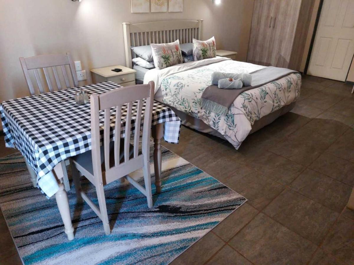 Wisteria Lane Guesthouse Postmasburg Eksteriør bilde